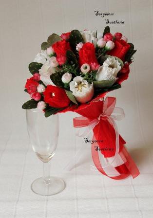 Букет из конфет. Стоимость 800 руб. 